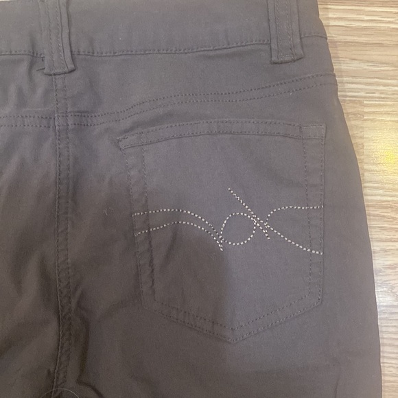 Reitmans Brown capris size 14 petite - Picture 3 of 7